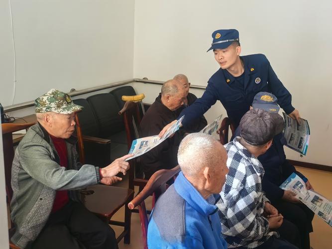 镇政府专职消防救援站对辖区内养老服务机构开展消防安全宣传培训活动